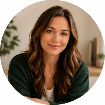 Photo of Tessa, creator of Why You're Always Broke (Even When You Make Money)